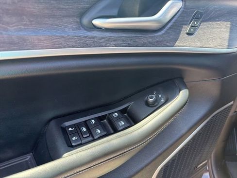 Used 2024 Jeep Grand Cherokee Limited w/ Luxury Tech Group II AWD/4WD image 25