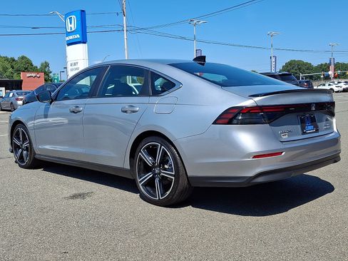 Used 2025 Honda Accord Sport image 6