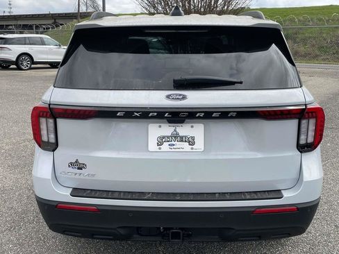 New 2026 Ford Explorer Active RWD image 4