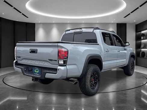 Used 2017 Toyota Tacoma TRD Pro AWD/4WD image 4
