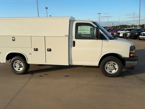 New 2025 Chevrolet Express 3500 w/ Power Convenience Package image 2