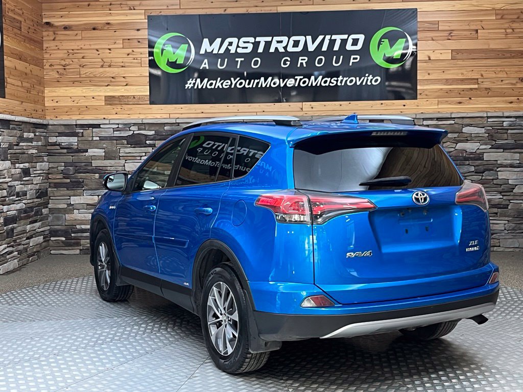 Used 2017 Toyota RAV4 XLE AWD/4WD image 8