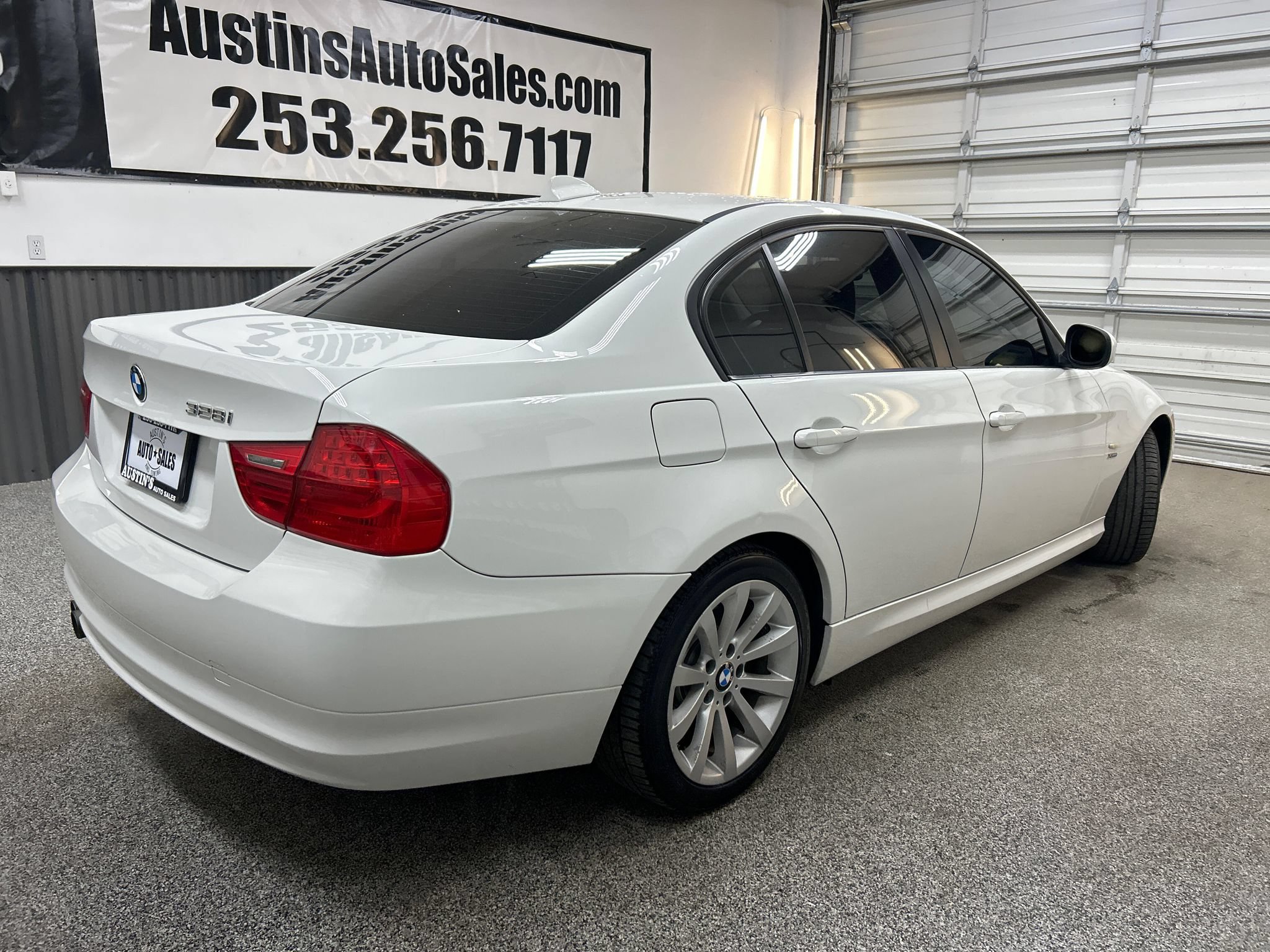 Used 2011 BMW 328i xDrive Sedan w/ Premium Pkg AWD/4WD image 6