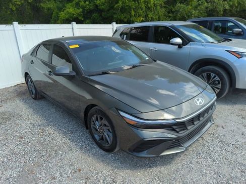 Used 2024 Hyundai Elantra SEL FWD image 1