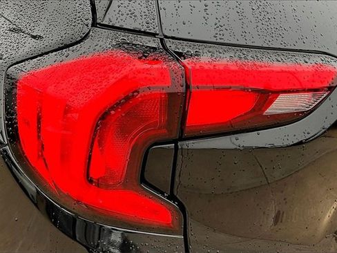 Used 2019 GMC Terrain Denali w/ Advanced Safety Package image 32