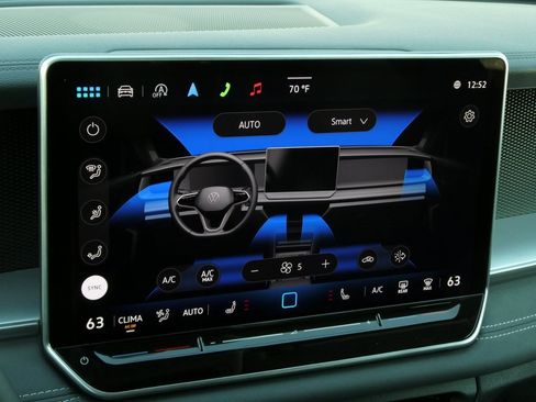 New 2025 Volkswagen Tiguan SE image 37