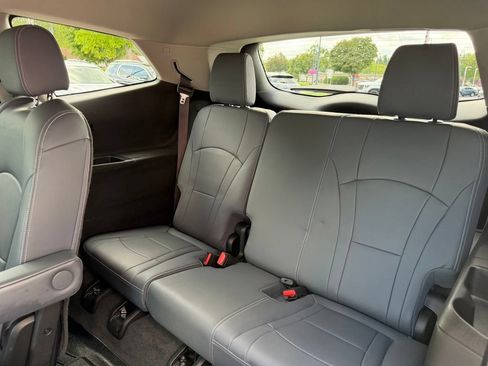 Certified 2019 Buick Enclave Premium w/ Trailering Package, 5000 lbs. FWD image 3