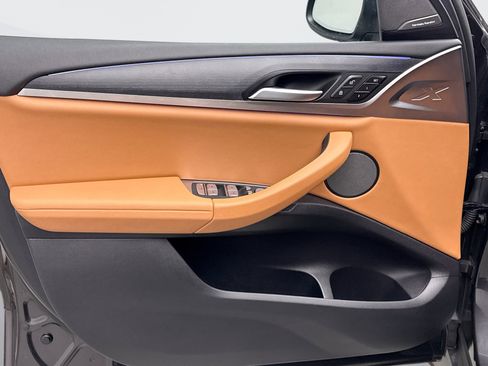 Used 2024 BMW X3 xDrive30i w/ Premium Package image 9