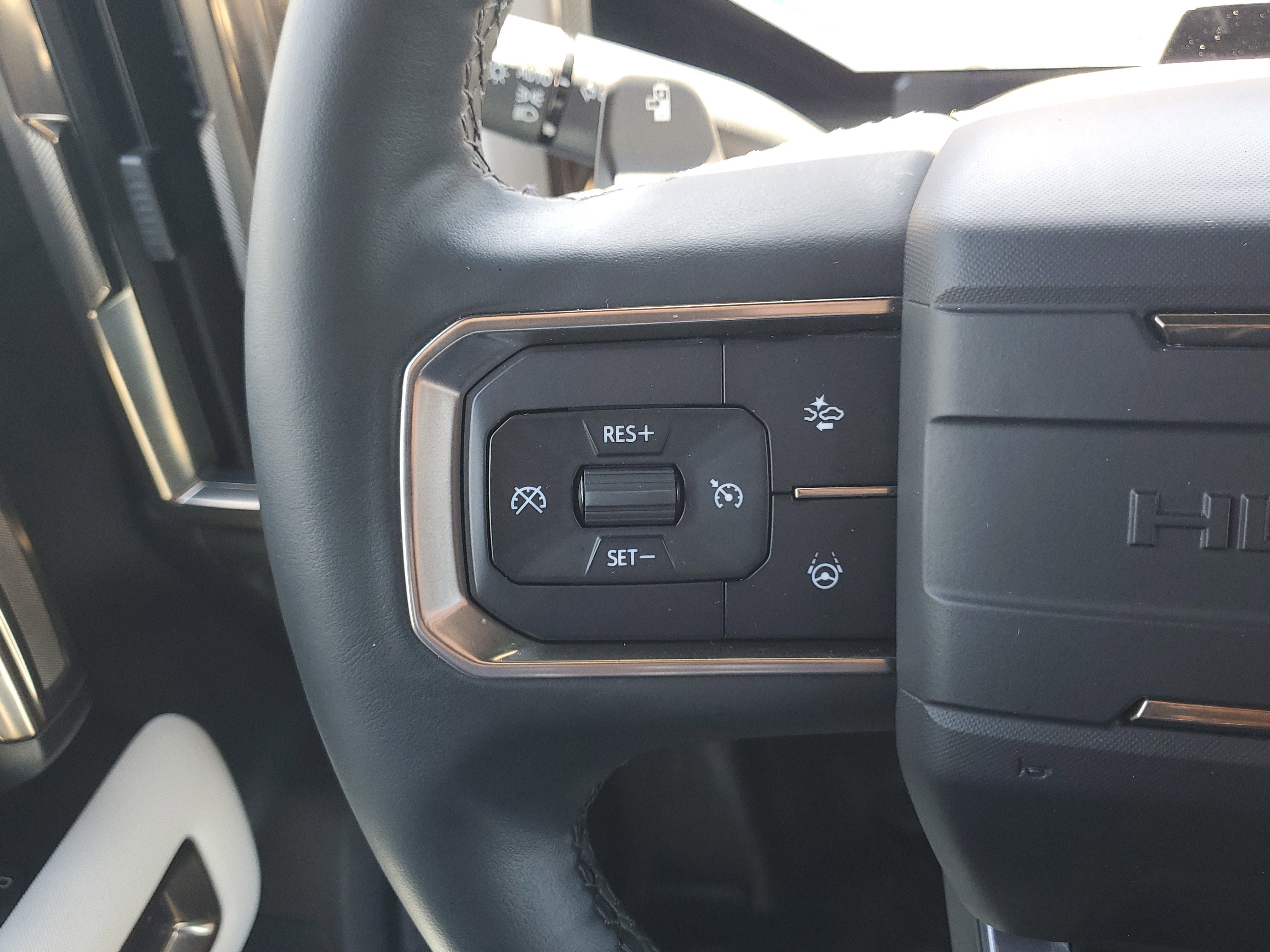 Used 2025 GMC Hummer EV 2X AWD/4WD image 28