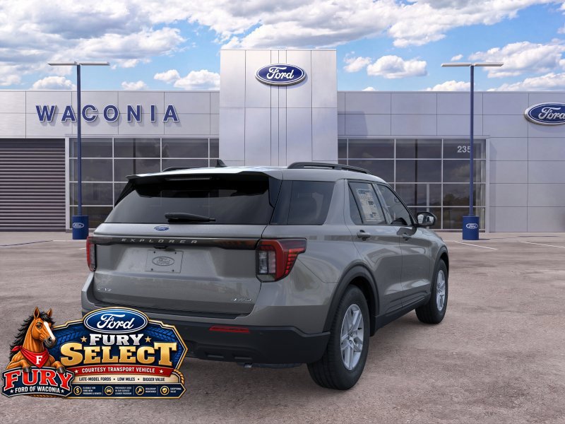 New 2026 Ford Explorer Active AWD/4WD image 8