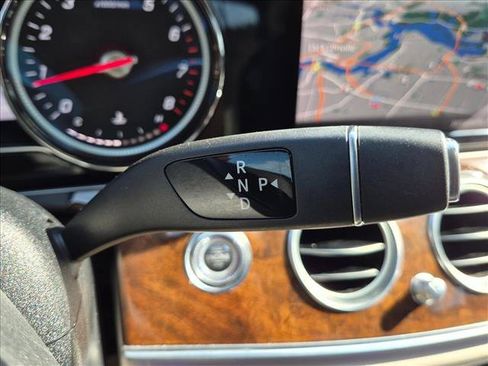 Used 2018 Mercedes-Benz E 300 image 12