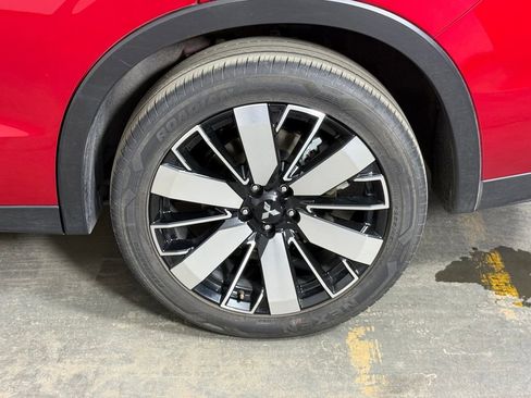 Used 2025 Mitsubishi Outlander AWD image 44