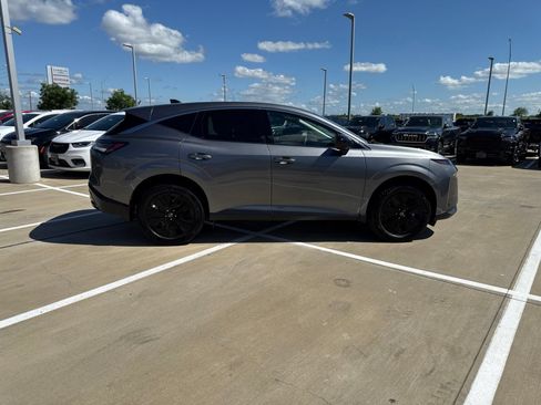 Used 2025 Nissan Murano SV AWD/4WD image 6