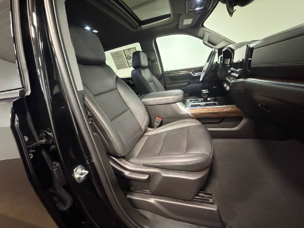 Used 2024 GMC Sierra 1500 Elevation w/ Elevation Premium Package AWD/4WD image 13