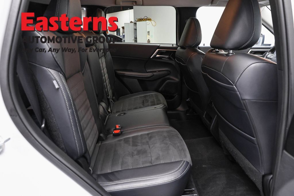 Used 2024 Mitsubishi Outlander SE AWD/4WD image 23