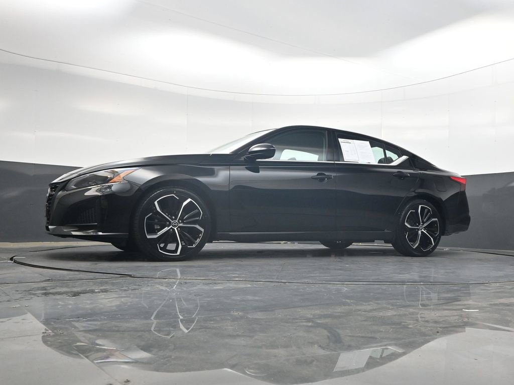 Certified 2024 Nissan Altima 2.5 SR FWD image 39
