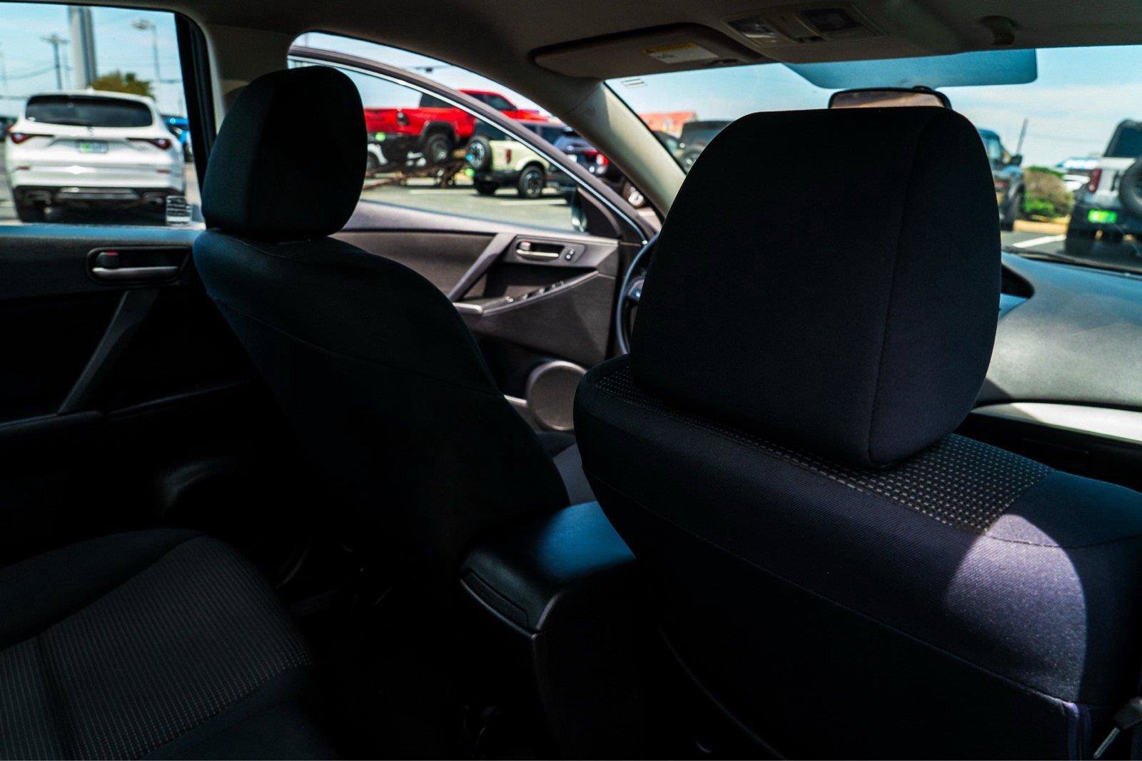 Used 2013 MAZDA MAZDA3 i Sport FWD image 19