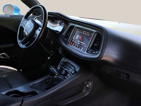 Used 2023 Dodge Challenger SXT w/ Plus Package image 15