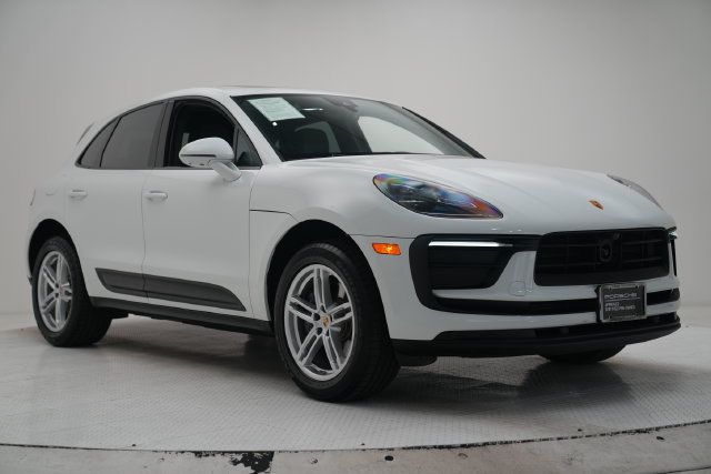 Certified 2026 Porsche Macan AWD/4WD image 1