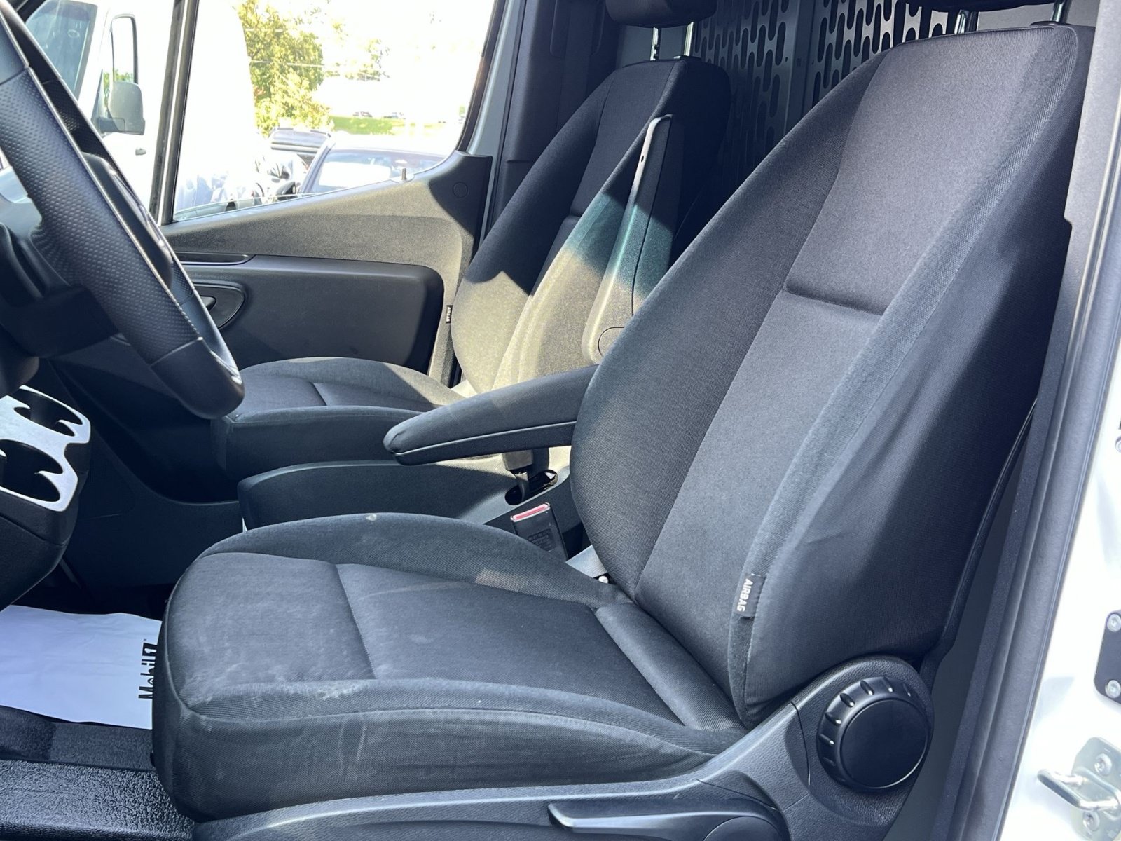 Used 2025 Mercedes-Benz Sprinter 2500 image 18