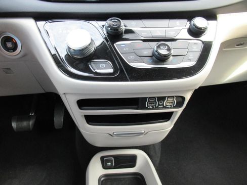 Certified 2023 Chrysler Voyager LX FWD image 25
