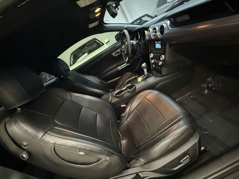 Used 2016 Ford Mustang Coupe image 17