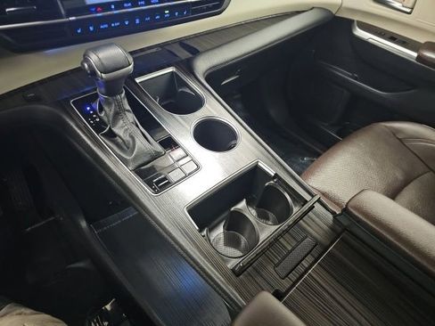 Certified 2023 Toyota Sienna Platinum image 24