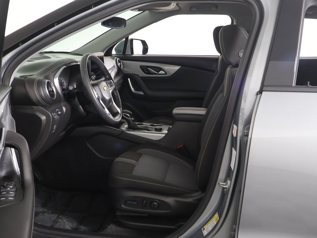 Used 2025 Chevrolet Blazer LT AWD/4WD image 23