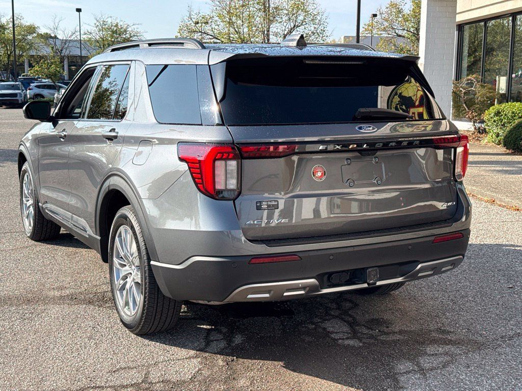 Used 2025 Ford Explorer Active w/ Active Comfort Package AWD/4WD image 14