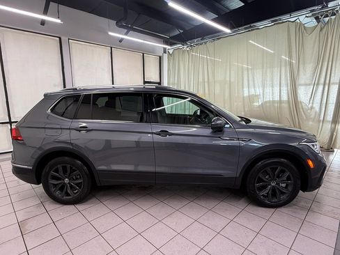 Used 2024 Volkswagen Tiguan SE image 3