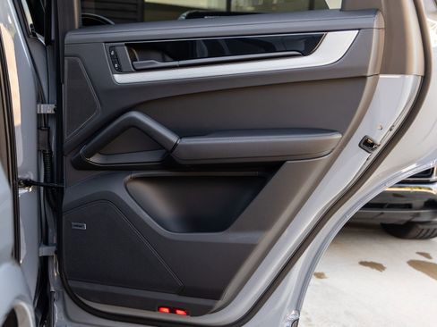 Certified 2026 Porsche Cayenne image 38