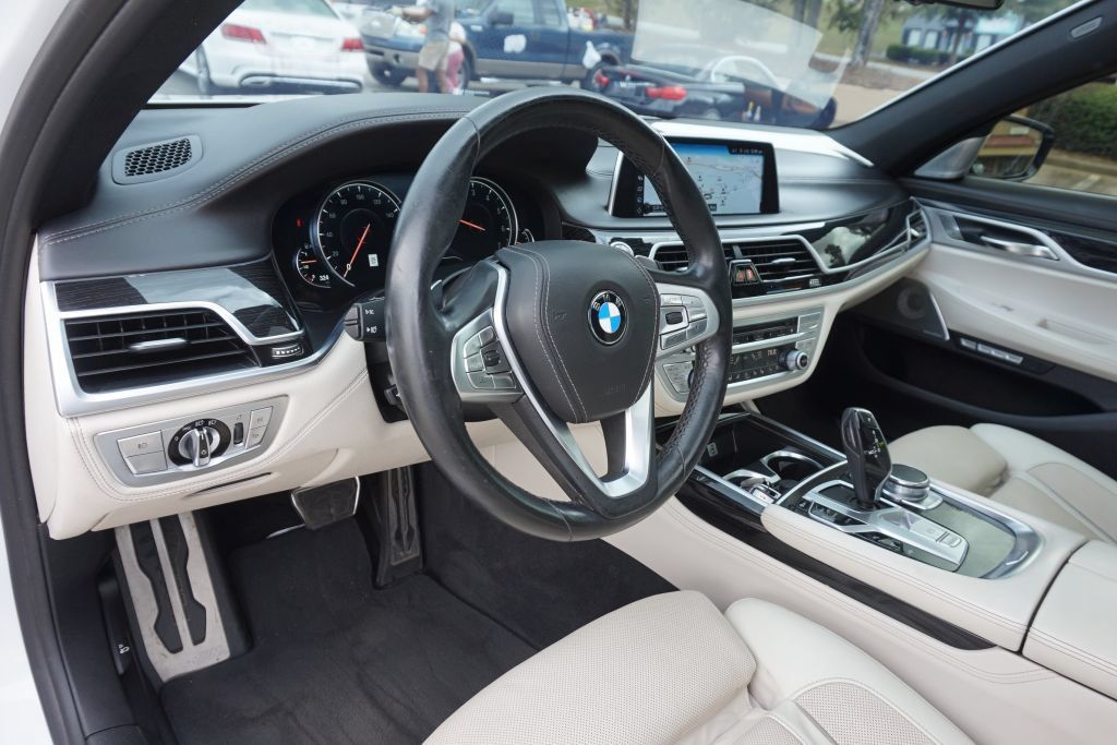 Used 2016 BMW 750i xDrive AWD/4WD image 19