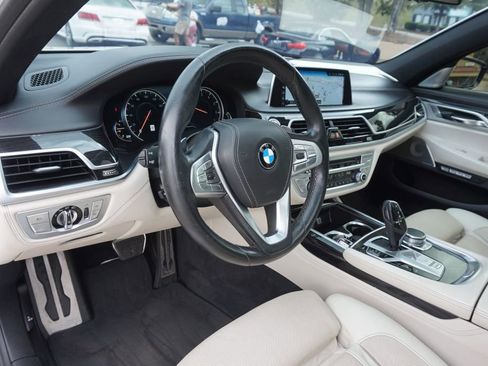 Used 2016 BMW 750i xDrive image 19