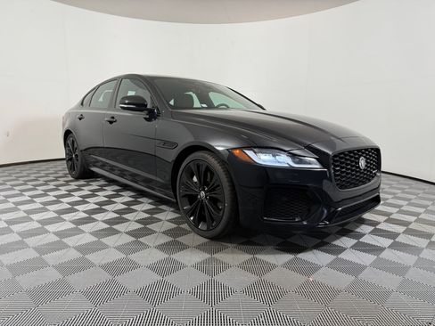 Used 2024 Jaguar XF R-Dynamic SE AWD/4WD image 6