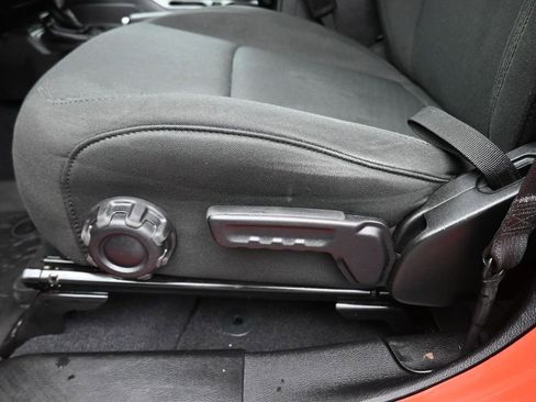 Used 2023 Jeep Gladiator Sport image 12