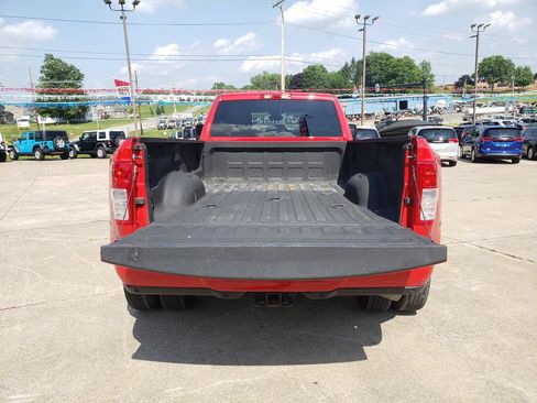 Used 2024 RAM 3500 Big Horn w/ Sport Appearance Package AWD/4WD image 5