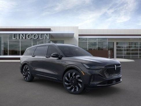 New 2024 Lincoln Nautilus Reserve w/ Equipment Group 202A AWD/4WD image 7