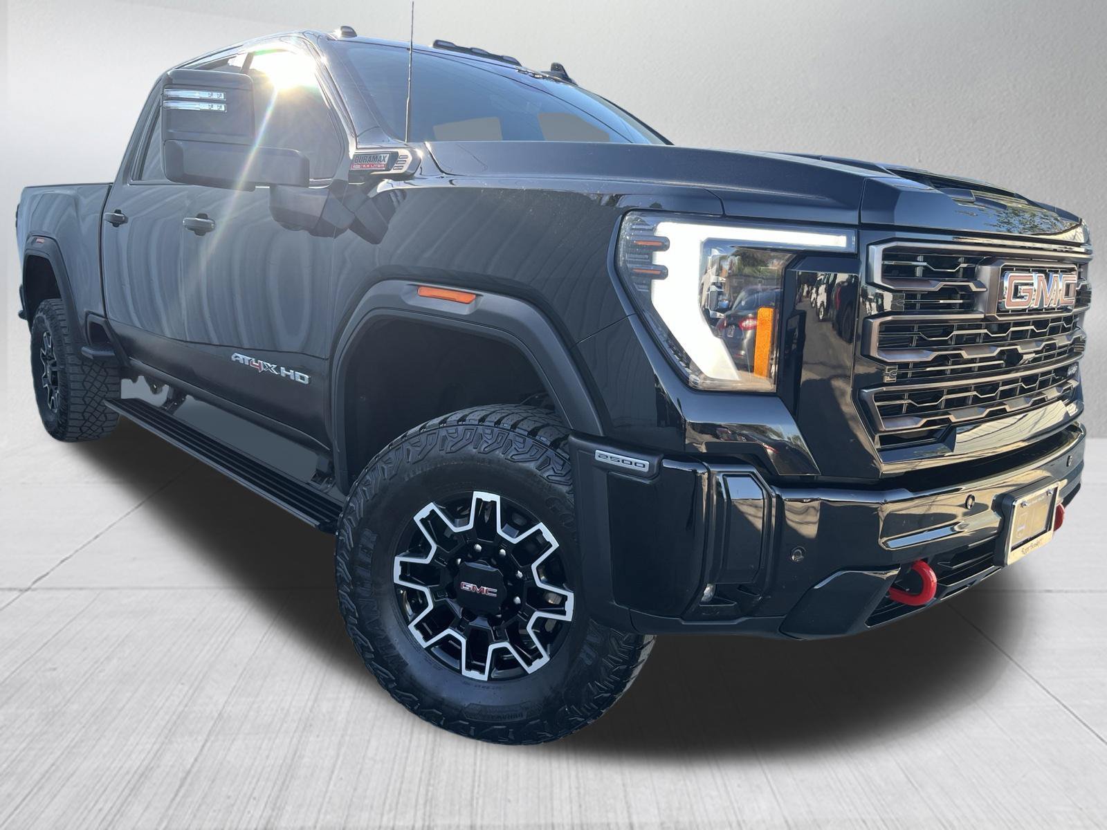 Used 2025 GMC Sierra 2500 AT4X AWD/4WD image 3