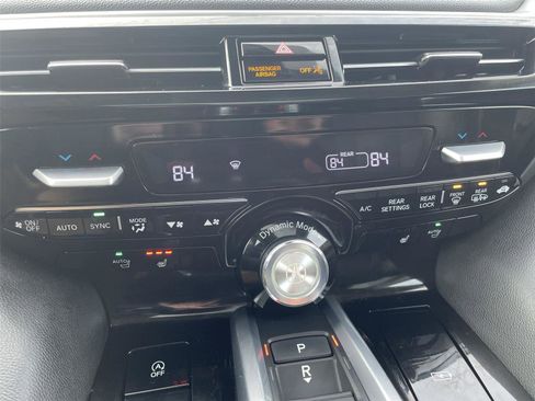 Used 2023 Acura MDX SH-AWD image 19