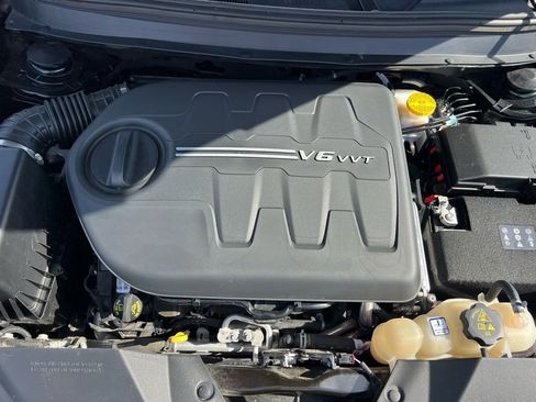 Used 2022 Jeep Cherokee Limited image 49