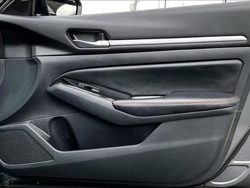 Certified 2025 Nissan Altima 2.5 SR FWD image 23