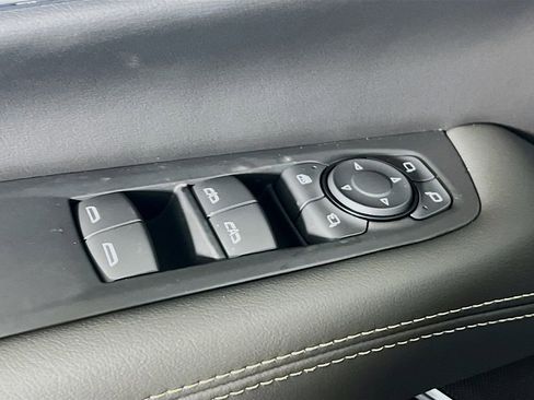 New 2026 GMC Yukon XL Elevation image 15