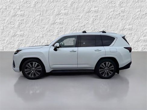 New 2026 Lexus LX 700h Luxury image 6