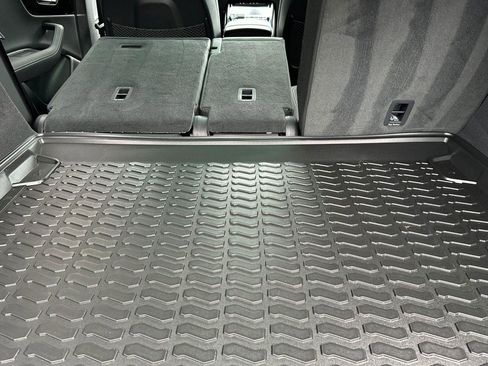 Certified 2025 Audi Q8 Prestige w/ Prestige Package image 15