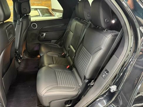 Used 2023 Land Rover Discovery Metropolitan Edition AWD/4WD image 21