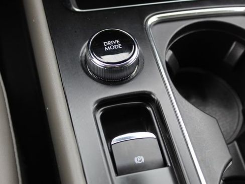 Used 2023 Lincoln Corsair AWD image 28