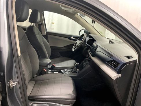 Used 2022 Volkswagen Taos SE image 11