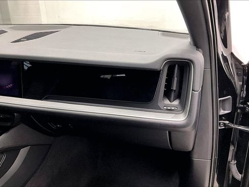 Used 2024 Porsche Cayenne image 16