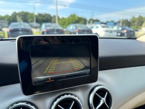 Used 2017 Mercedes-Benz GLA 250 4MATIC image 16
