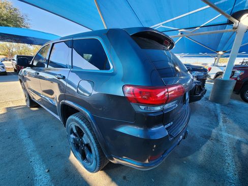 Used 2015 Jeep Grand Cherokee Altitude image 3